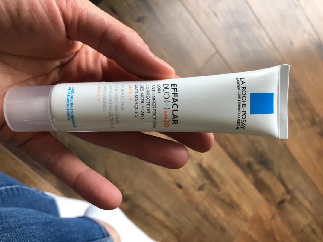 La Roche-Posay Effaclar Duo+ krem zwalczający niedoskonałości SPF30 - skuteczność i skład
