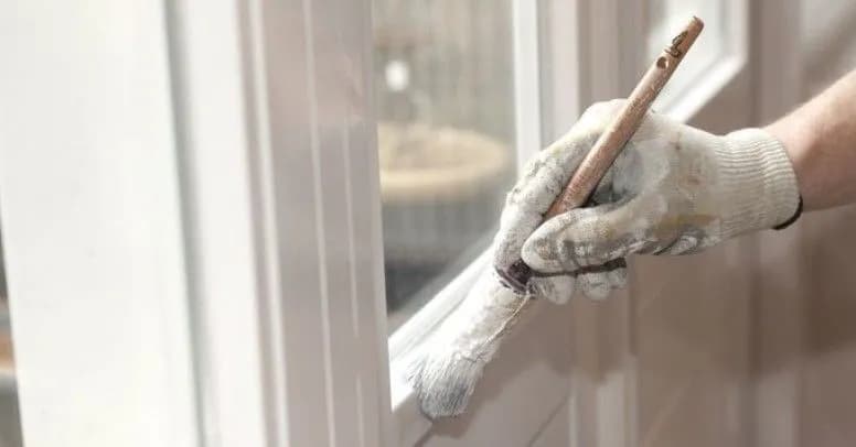 Jak przechowywać pędzle do makijażu, aby uniknąć zniszczenia i bakterii